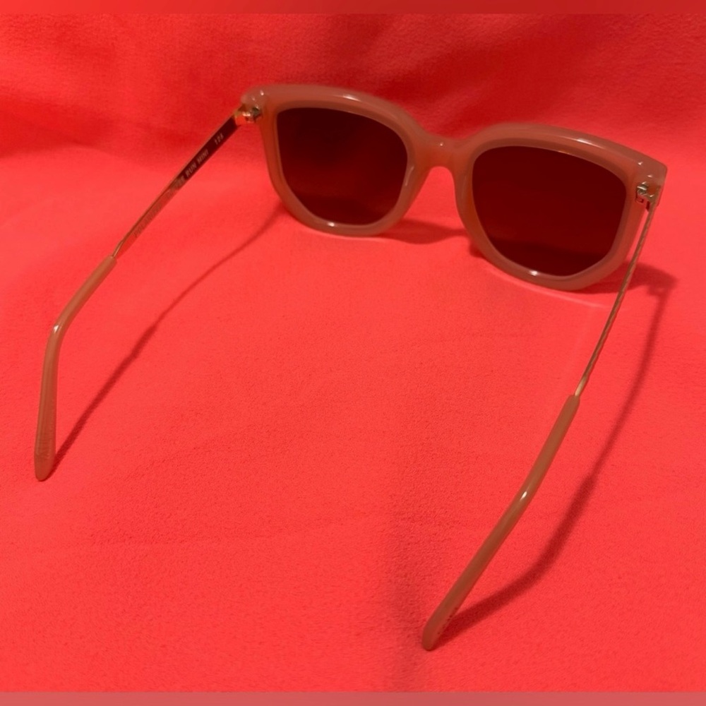 NEW RARE Quay Coffee Run Mini Pink Sunglasses - Picture 3 of 7